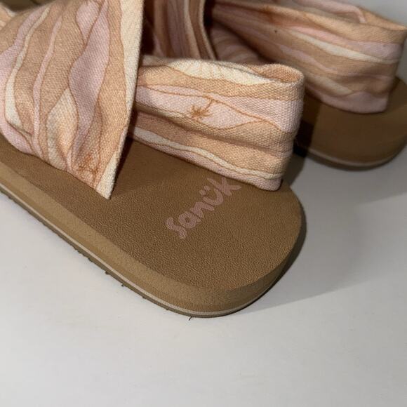 Sanuk sling soft top sandals size 7. - Picture 7 of 9